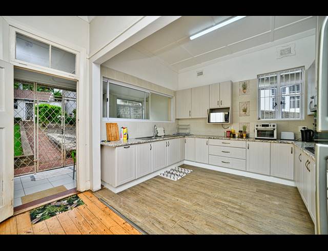 5 BEDROOM HOUSE FOR SALE IN GLENWOOD